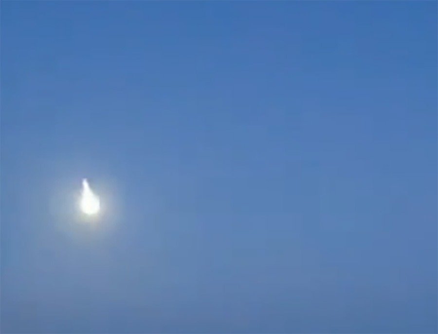 Падение «метеорита» вечером наблюдали жители юга России