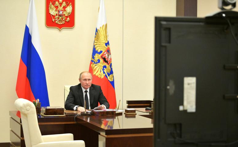 «Поднятие налогов и новые выплаты»: Владимир Путин обратился к россиянам