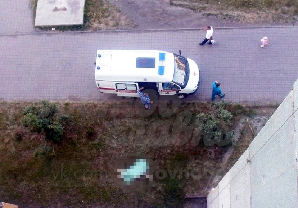 В Ростове девушка погибла, выпав из окна многоэтажки