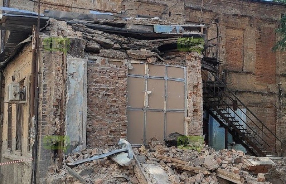 Жилой дом случайно обрушили в Ростове