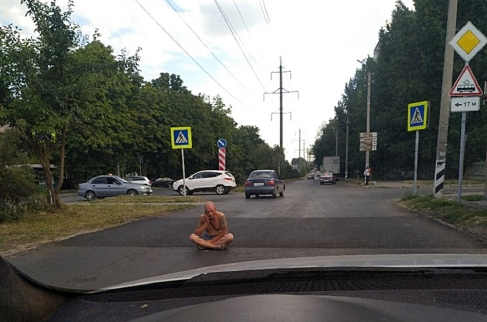 «Ждет черепашек ниндзя»: утро в Таганроге началось с пробки на одной из улиц