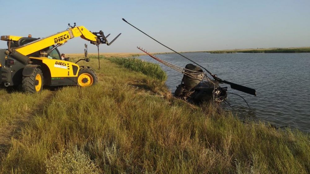Вертолет с отказавшим двигателем разбился в Ростовской области
