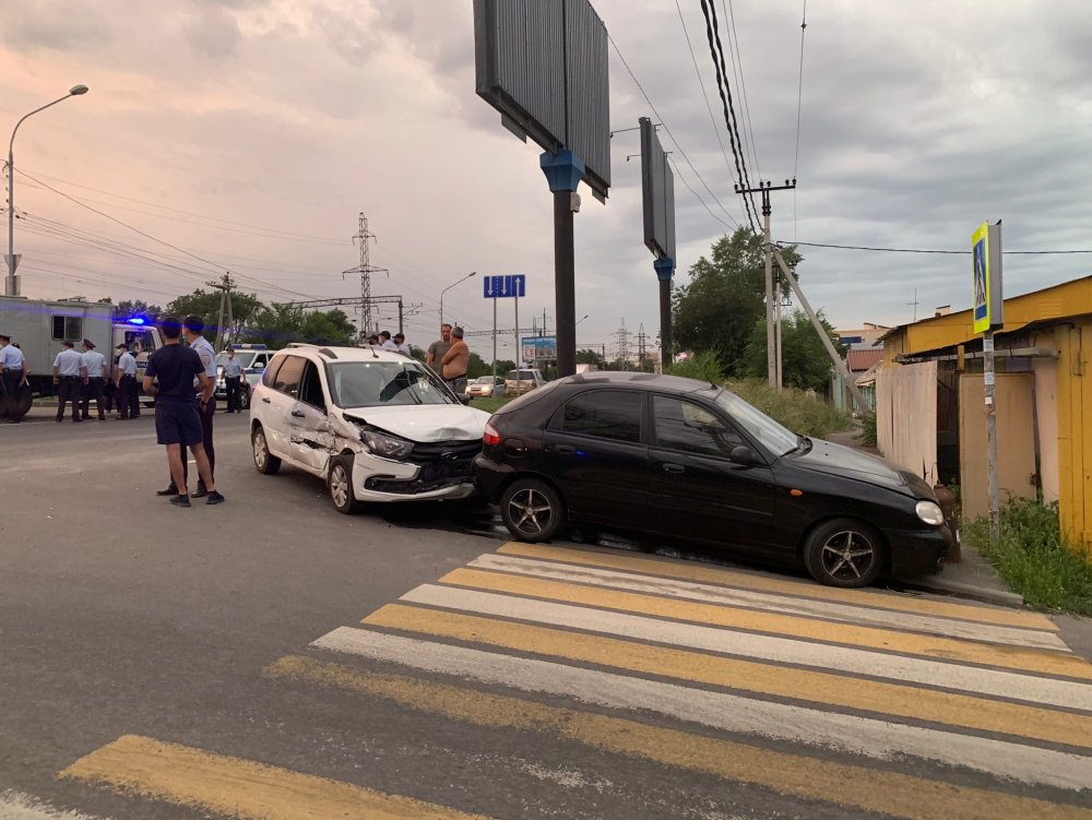 Массовое ДТП с участием полицейского автозака произошло в Ростове