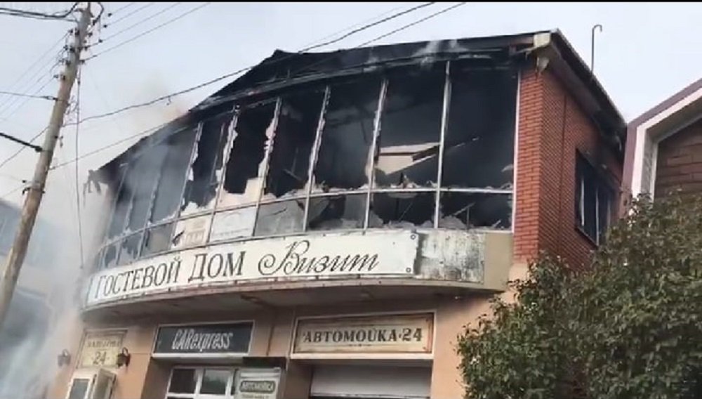В Ростове горело двухэтажное здание
