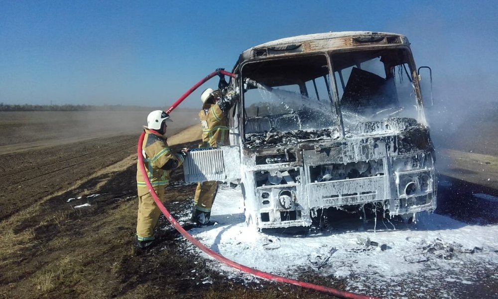 На трассе под Ростовом вспыхнул автобус с пассажирами
