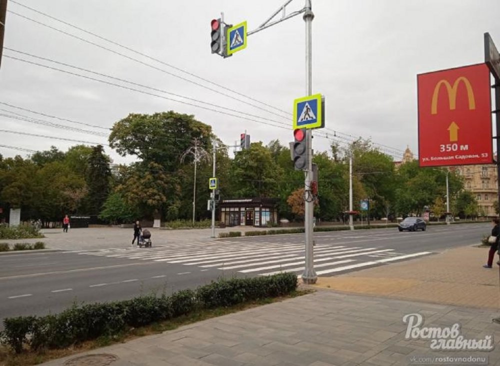 Долгожданный пешеходный переход открыли в Ростове в створе Соборного