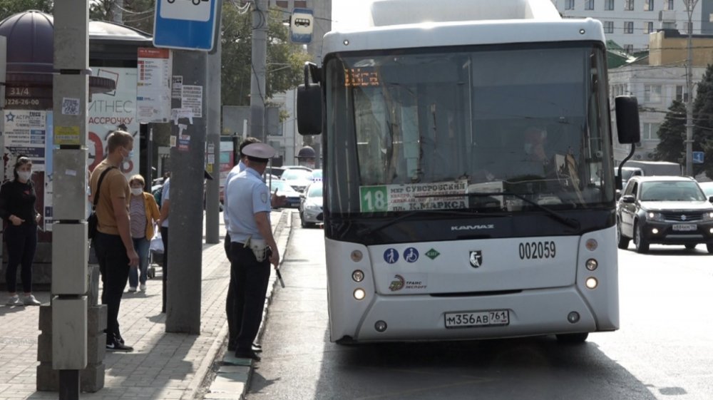 Больше 100 человек без масок высадили из ростовских автобусов