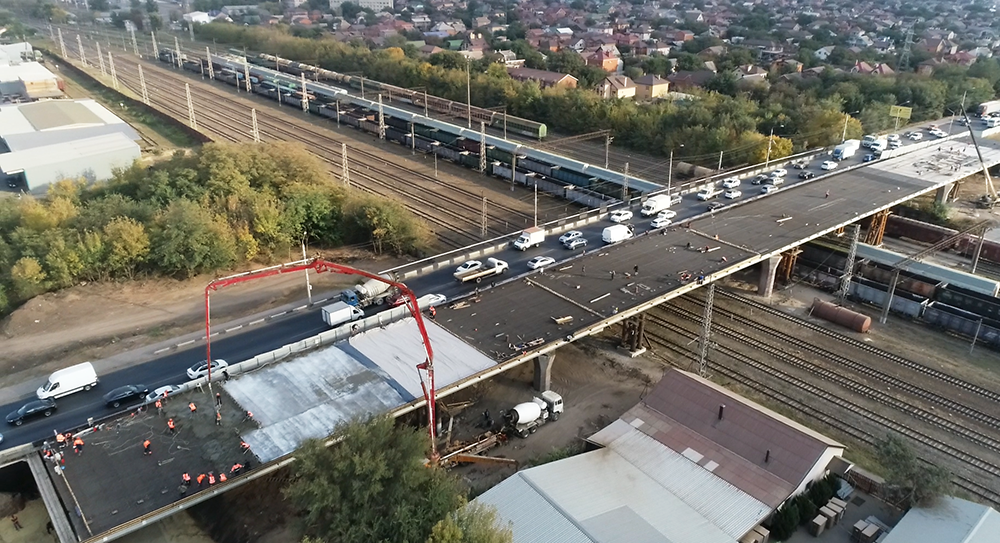 Ход работ на мосту Малиновского и еще нескольких дорожных объектах проверили в Ростове