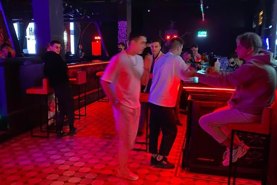 Дела возбуждены в Ростове за несоблюдение масочного режима в ночных клубах