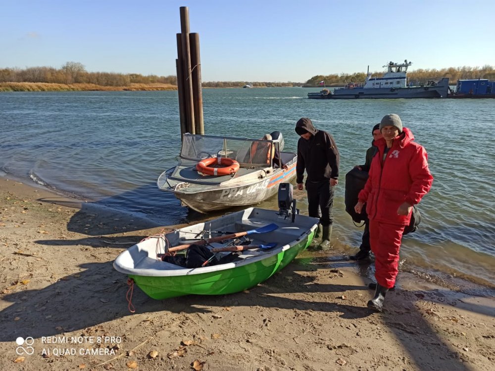 Трех рыбаков спасли от верной смерти в холодной воде спасатели в Ростовской области