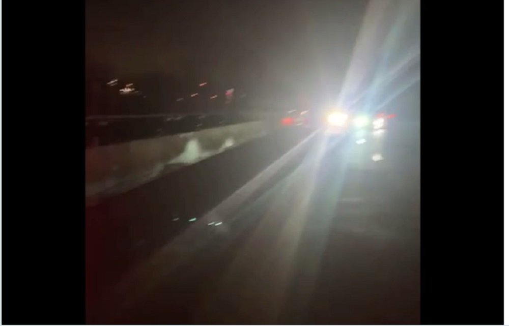 Ростовчане массово бьют машины при проезде через Змеевку из-за дорожников