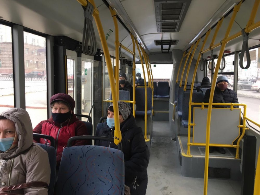 Массовые проверки масочного режима прошли в Ростове в 1247 автобусах