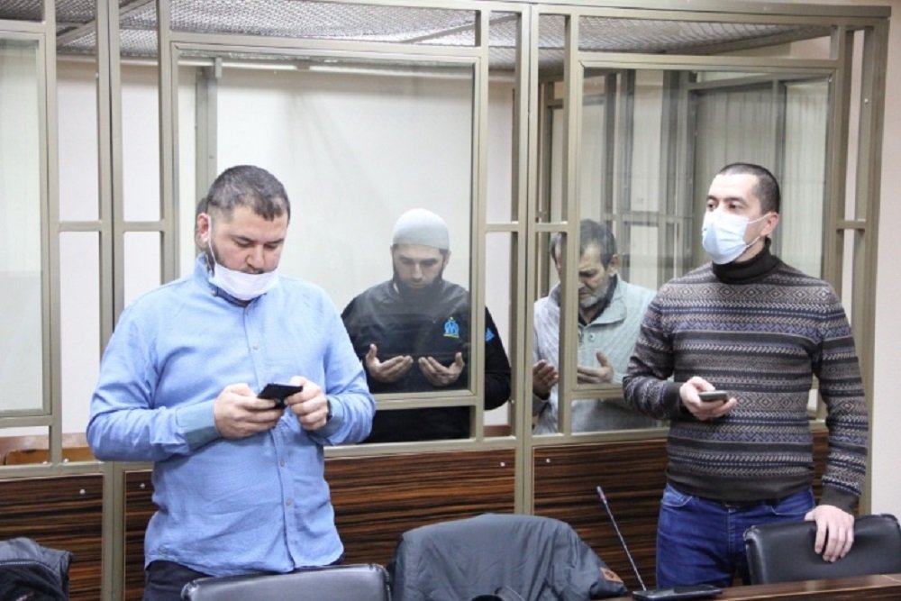 В Ростове суд приговорил обвиняемых в терроризме к длительным срокам