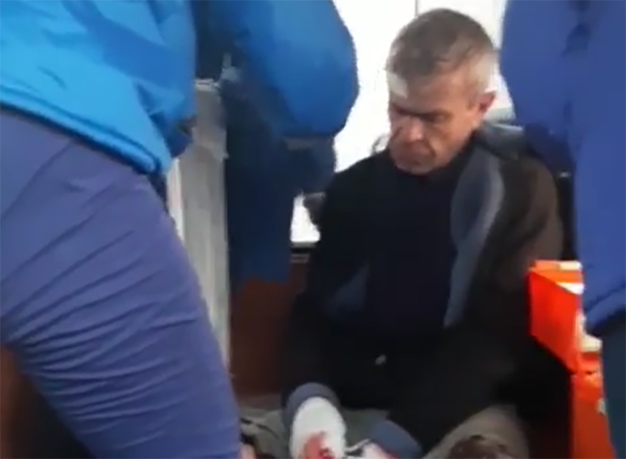 Водителя автобуса Азов – Пешково изрезал ножом неизвестный мужчина с бритой головой