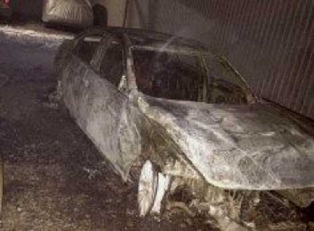 В Ростовской области группа злоумышленников подожгли машину судьи