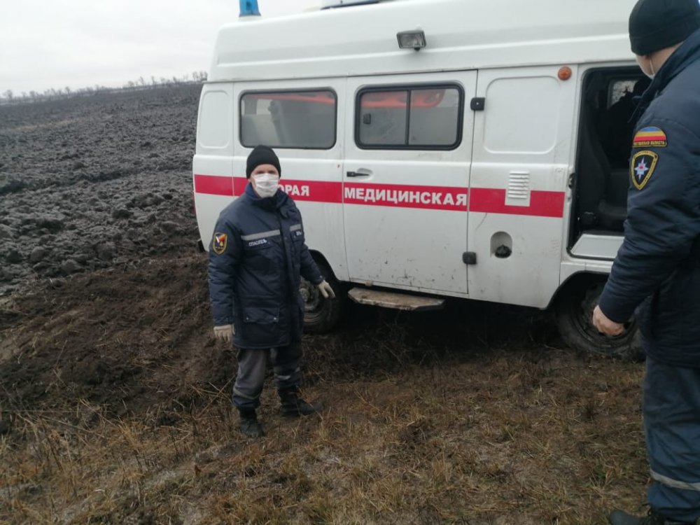 Три медработника в Скорой перевернулись под Ростовом