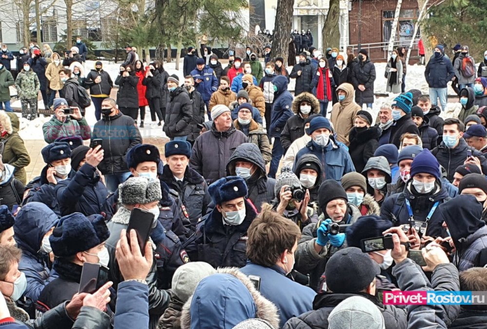 В Ростове людей массово наказывают за поддержку Навального