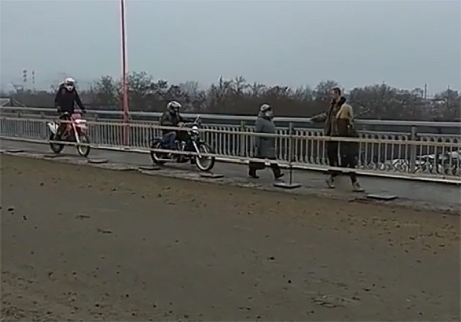 Ростовчане пересели на мотоциклы, чтобы не объезжать мост Малиновского