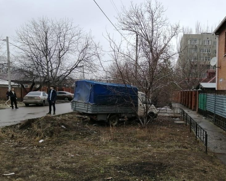 Мертвый мужчина ДТП устроил в Ростовской области