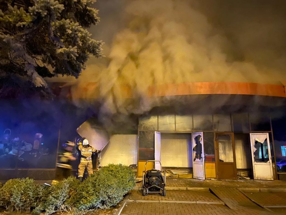 Загадкой назвали ночной пожар в Ростове в «Кооператоре Дона»