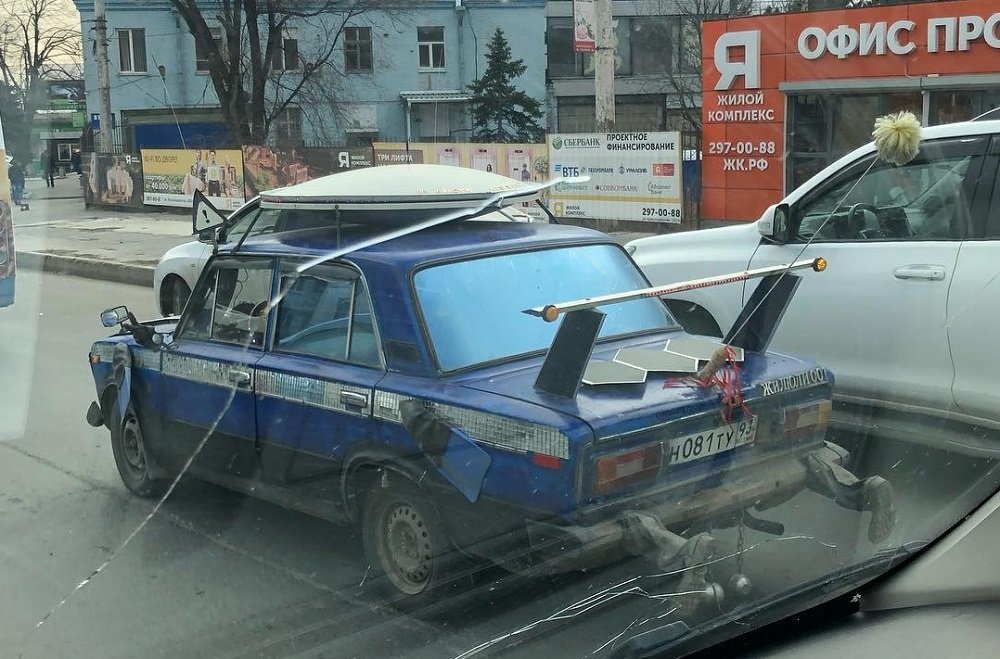 «Инопланетные захватчики»: необычный автомобиль переполошил жителей Ростова