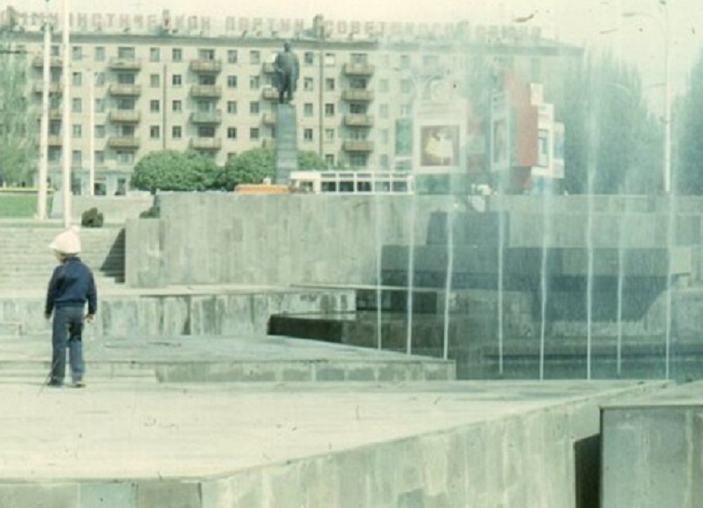 Исторический фонтан вернуть на площадь Ленина потребовали ростовчане