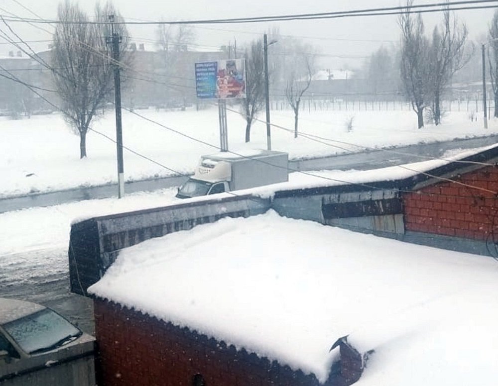 На Ростовскую область обрушился весенний снегопад