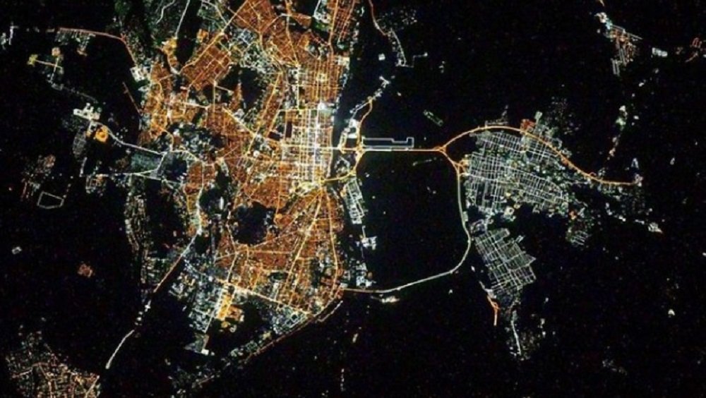 Снимки ночного Ростова, сделанные с борта космической станции, покорили горожан