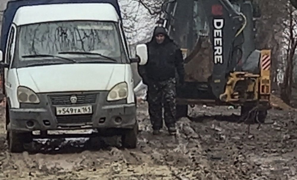 В Ростове жители пожаловались на исчезновение дороги в переулке Железногорский при строительстве ЖК