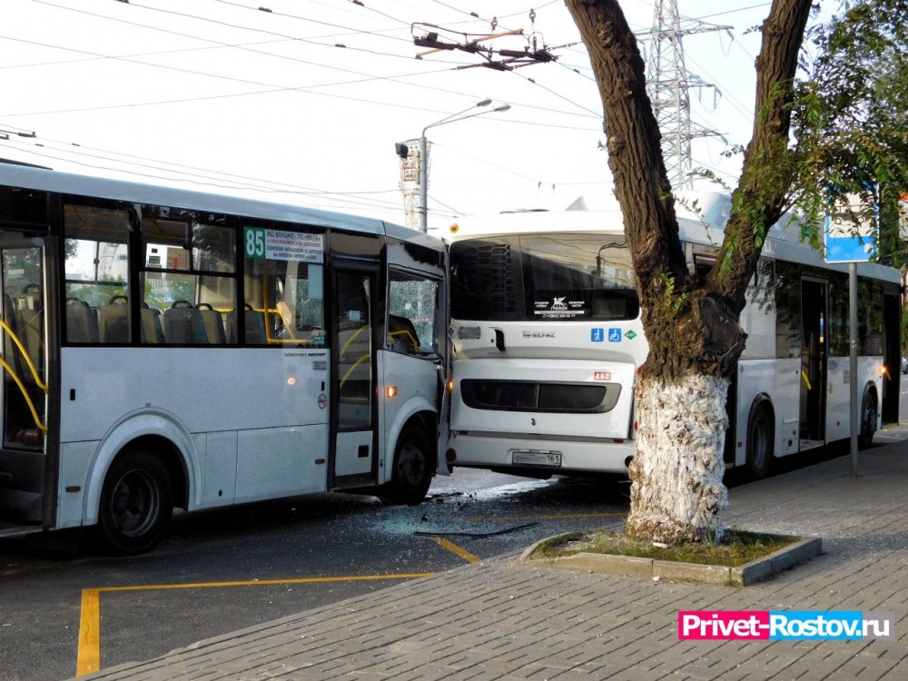 Столкновение автобусов с пассажирами произошло в Ростове на пр. Стачки