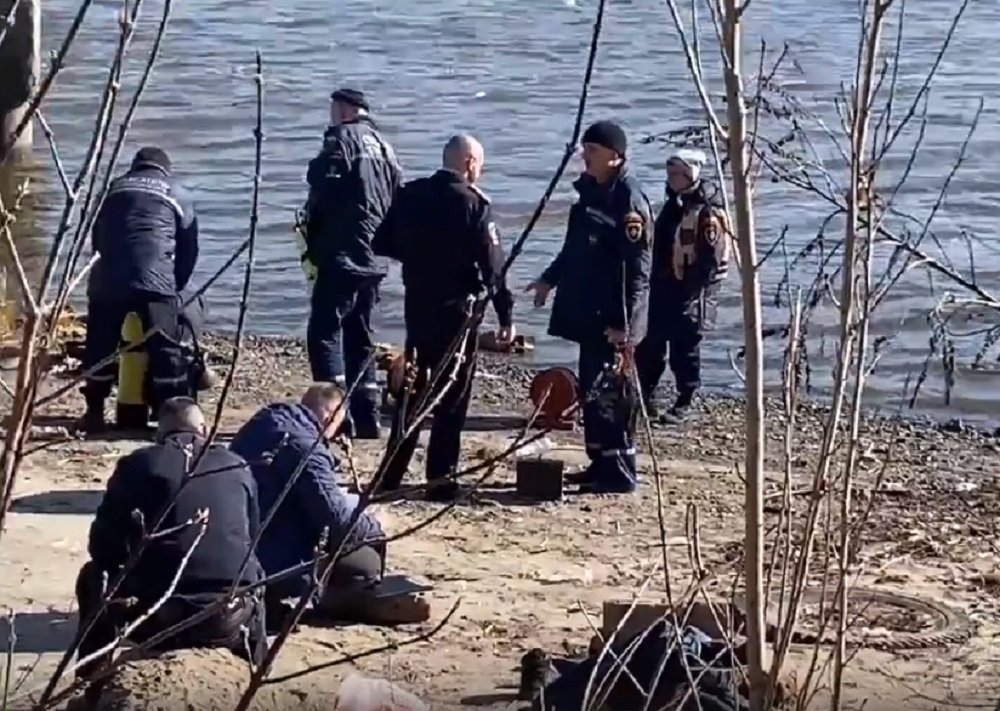 На Зеленом острове в Ростове ищут тело утонувшего парня