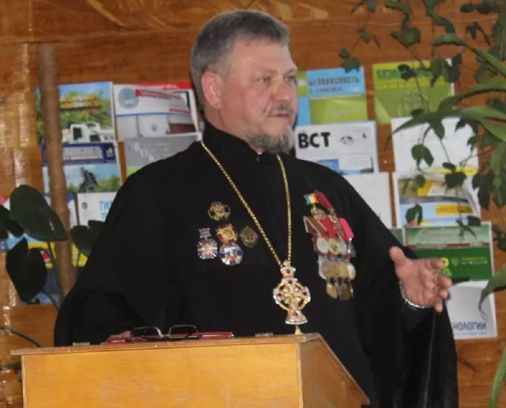 Приятель найденного застреленным в Новочеркасске священника заявил, что тот сделал это из-за нищеты