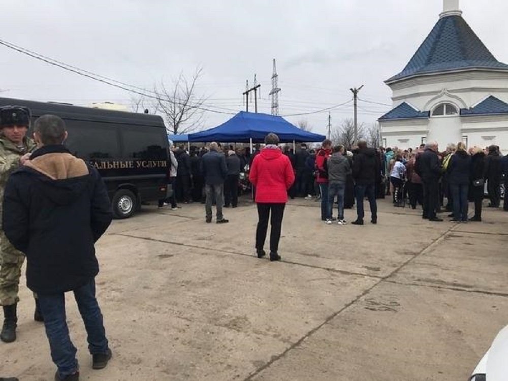 Без отпевания и литургии провели похороны застрелившегося священника в Новочеркасске
