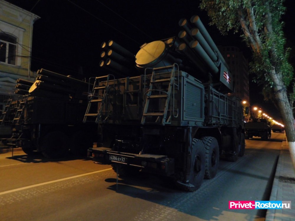 Военные стянули под Ростов мощные артиллерийские системы залпового огня «Торнадо-Г»