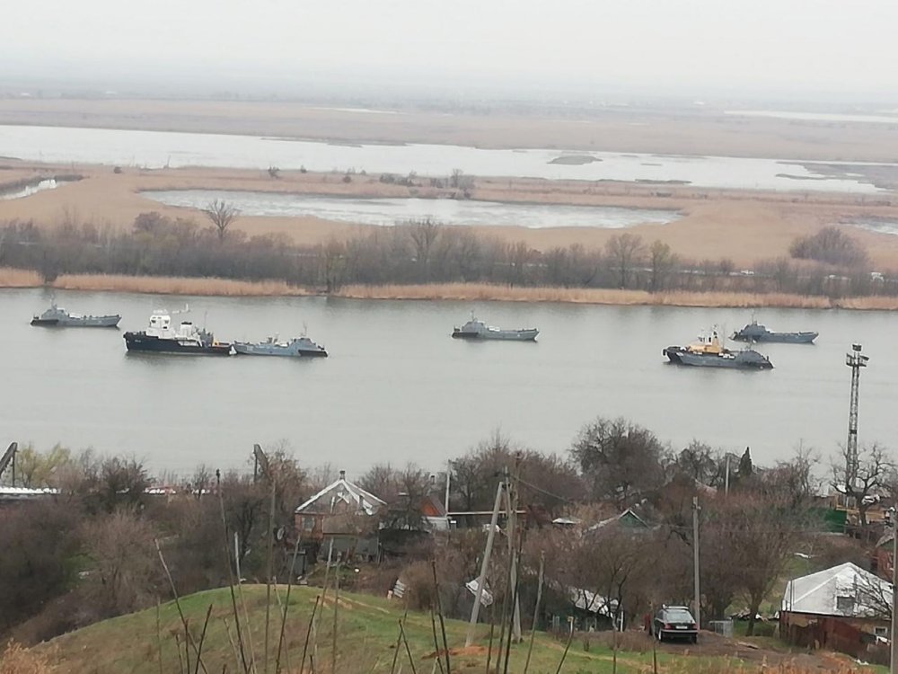 Боевые корабли Каспийской флотилии замечены в районе Александровки в Ростове-на-Дону