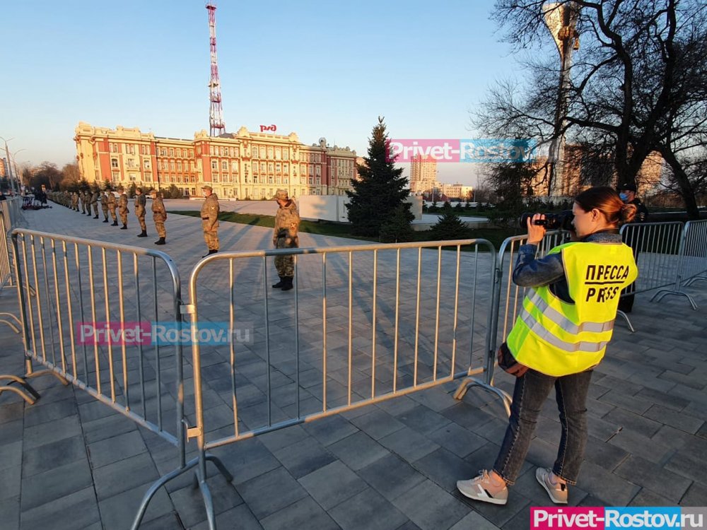 В Ростове-на-Дону перекрыли пешеходную зону на Театральной площади