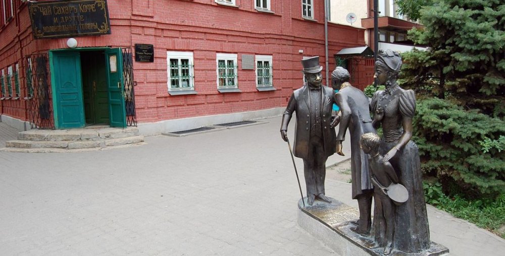 Памятник Фаине Раневской демонтировали в Таганроге