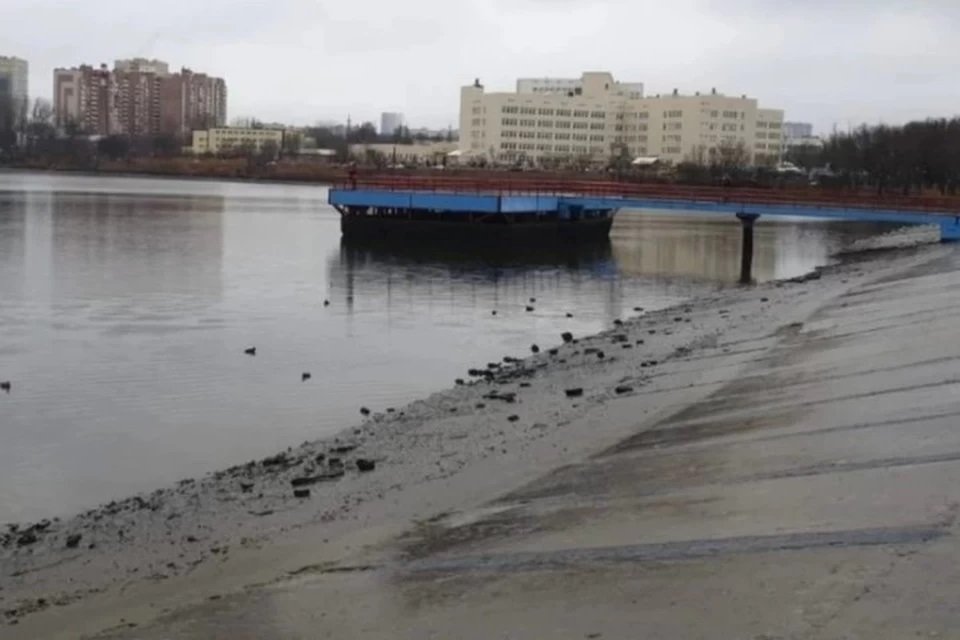 На Низовом водохранилище в Ростове идет плановое понижение уровня воды