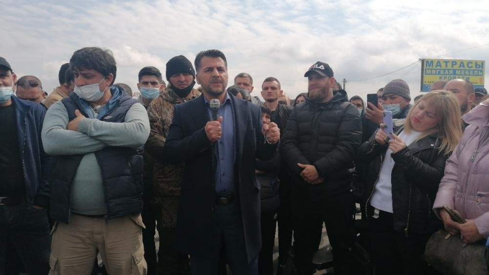 Ультиматум властям объявили тысячи торговцев с заблокированного рынка в Ростовской области