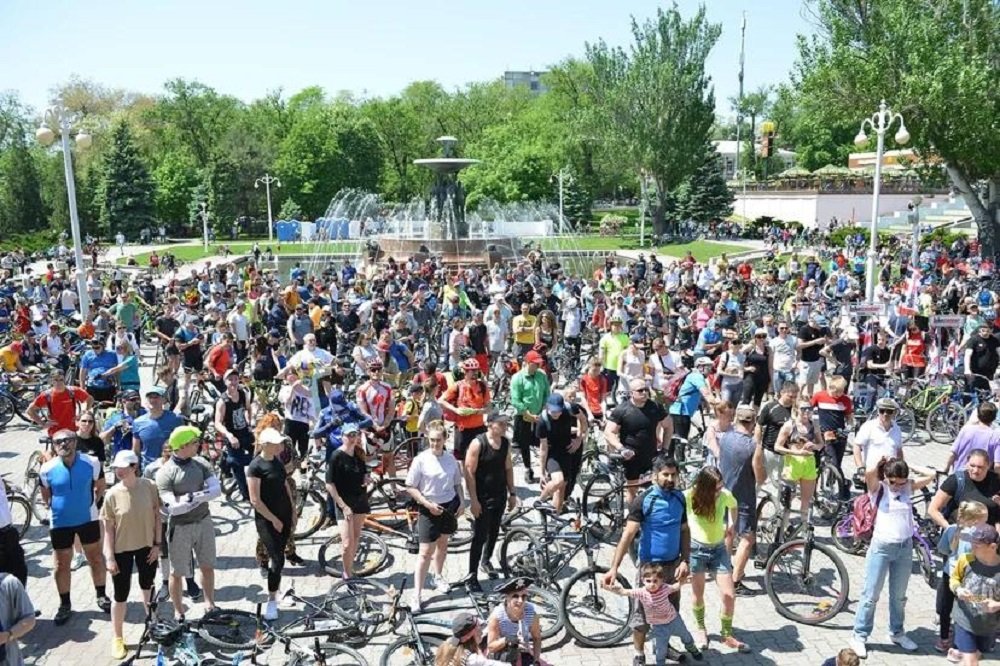 Рекордные семь тысяч участников собрал велопарад в Ростове-на-Дону