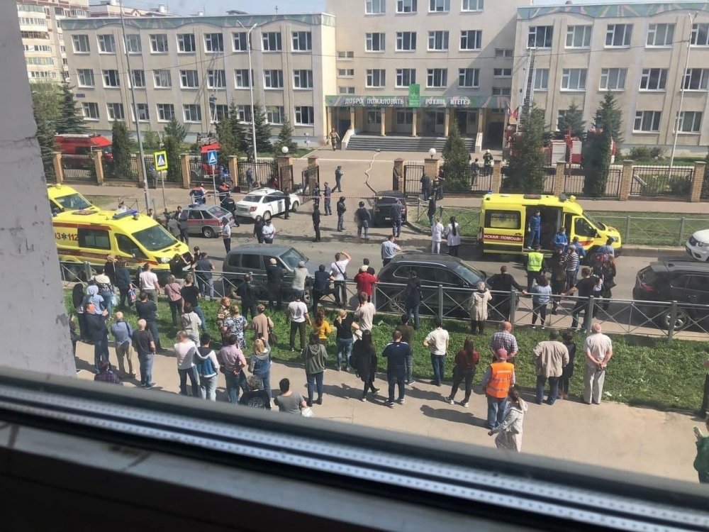 Стали известны подробности о стрельбе в гимназии Казани в ходе которой убиты 11 человек