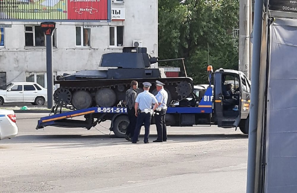 В Ростове с проспекта Нагибина эвакуировали танк