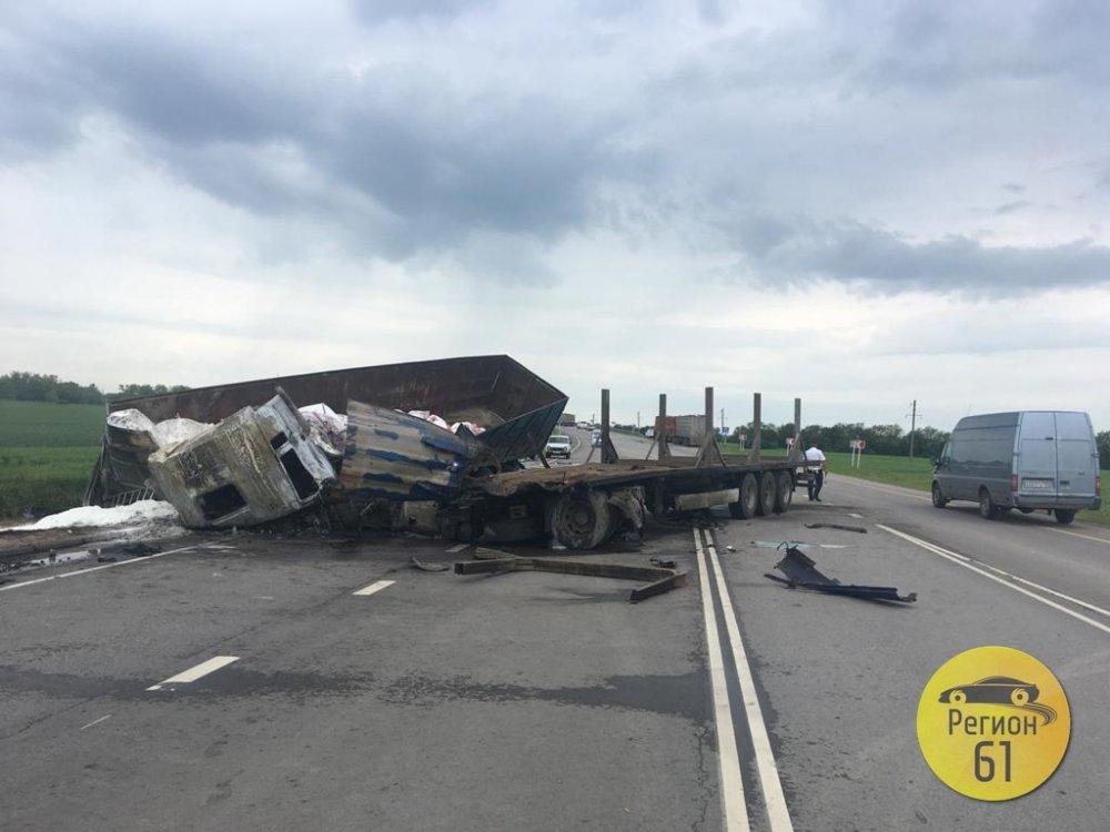Два водителя сгорели заживо при столкновении КАМАЗов в Ростовской области