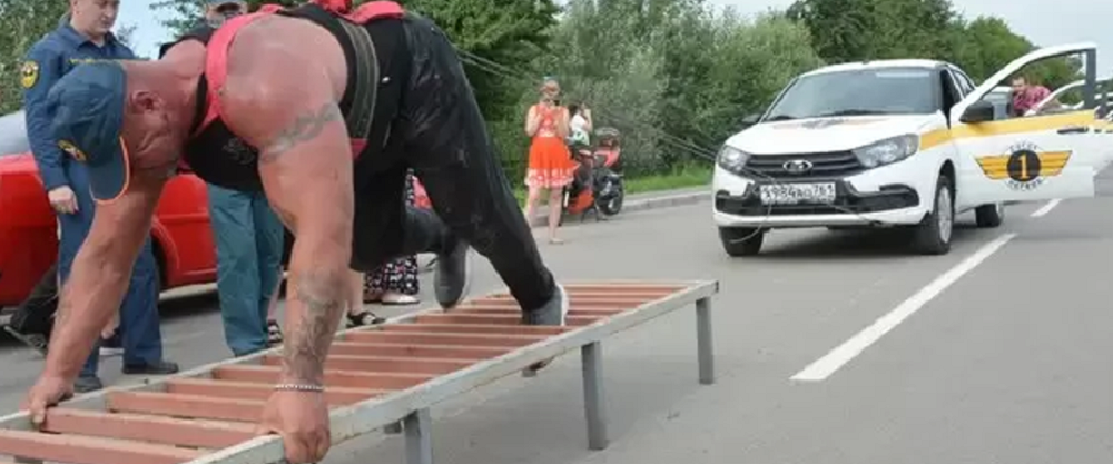 30 тонный «Паровоз» из 30 такси протащил спасатель из Ростовской области