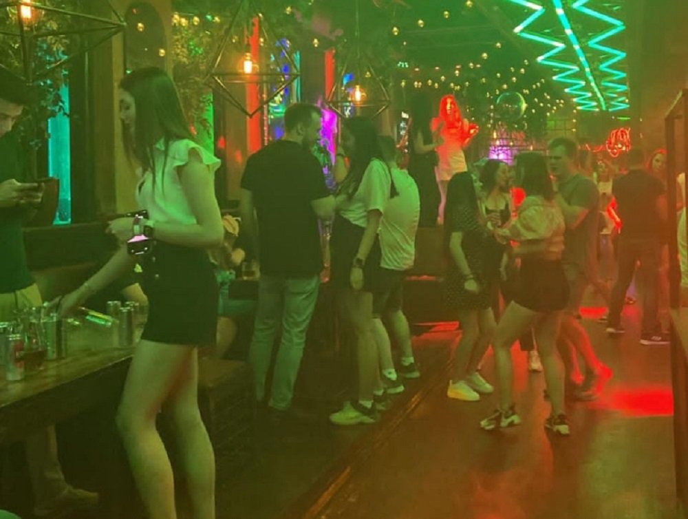 Десять ночных клубов Ростова-на-Дону уличили в работе после полуночи 2 и 3 июля