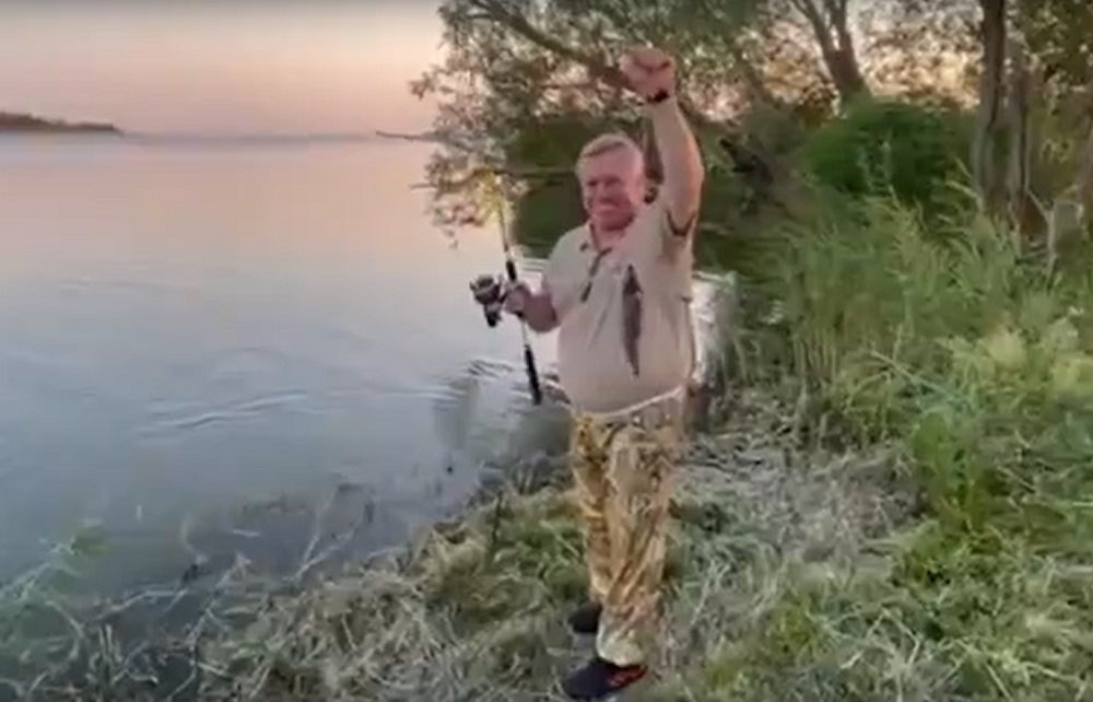 Неожиданная реакция пошла у ростовчан на видео губернатора Голубева с рыбалки