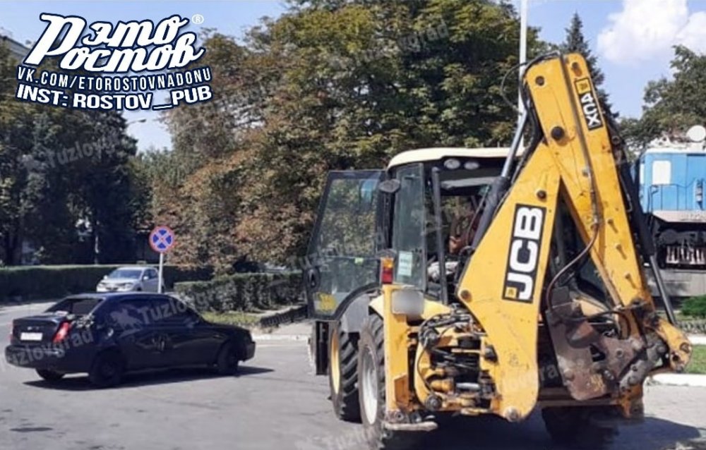 В Новочеркасске тракторист после ссоры с автомобилистом разбил ему легковушку