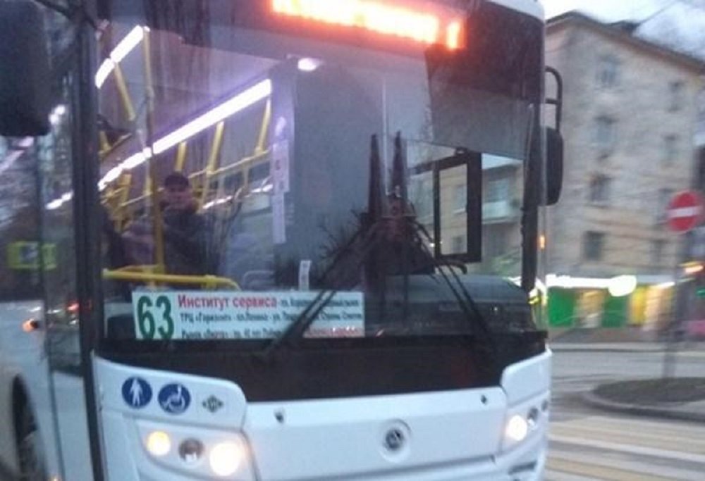Пассажир автобуса госпитализирован после ДТП в Ростове-на-Дону