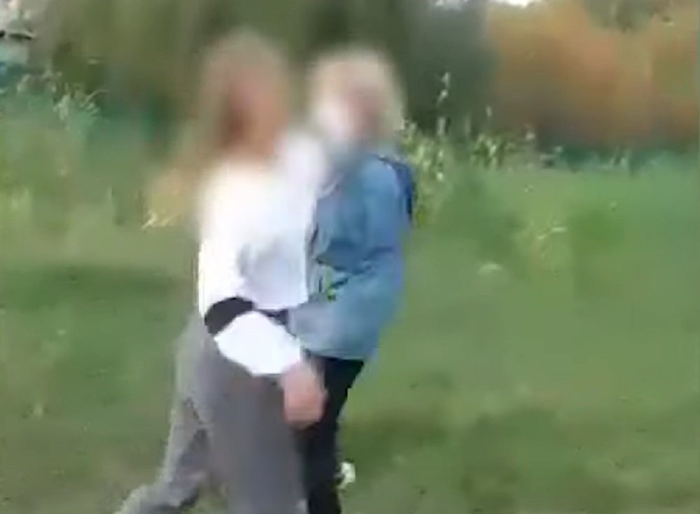 Школьницы избили девочку и издевались на камеру в Ростовской области