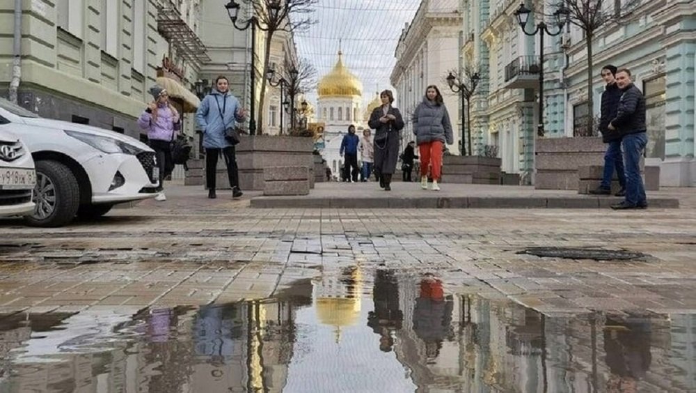 Ростовчанин потребовал признать лужу на Соборном новой достопримечательностью Ростова